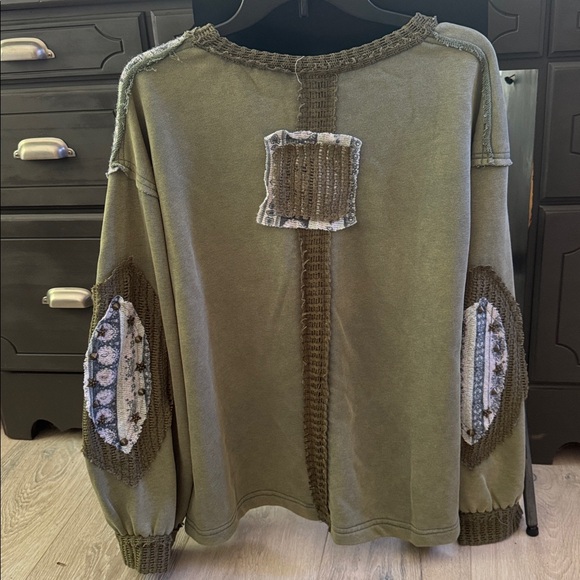 POL green patchwork top - Picture 5 of 5